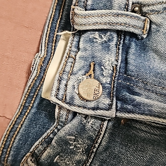 BKE Peyton shorts. Size 25 Distressed. - Picture 2 of 4